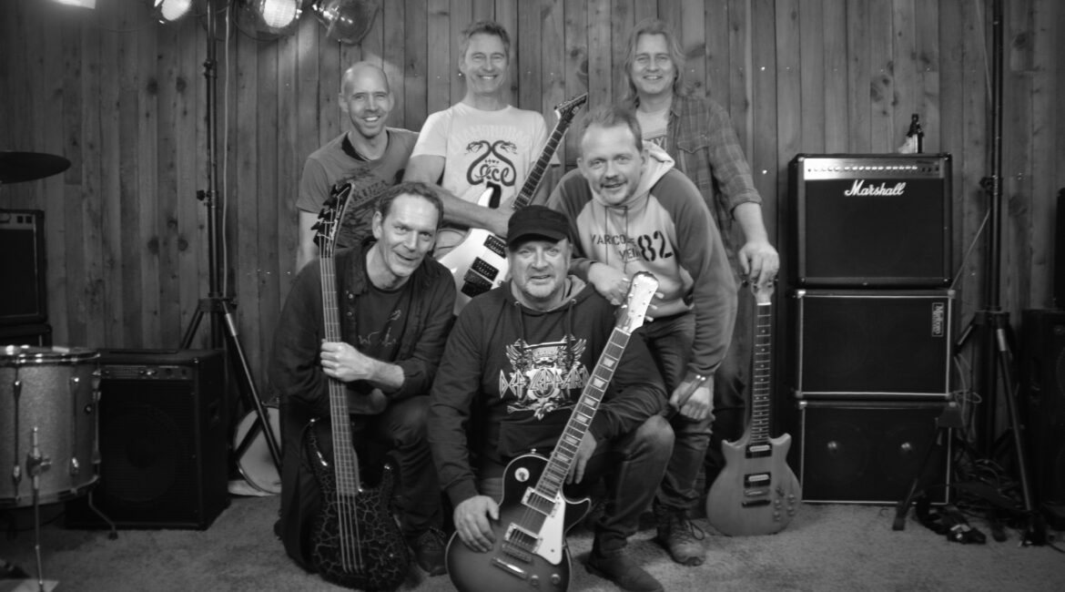 Zeit für eine Premiere: "Varicoe Vein" spielt zum ersten Mal im Fachwerk 1775 in Wellingholzhausen.